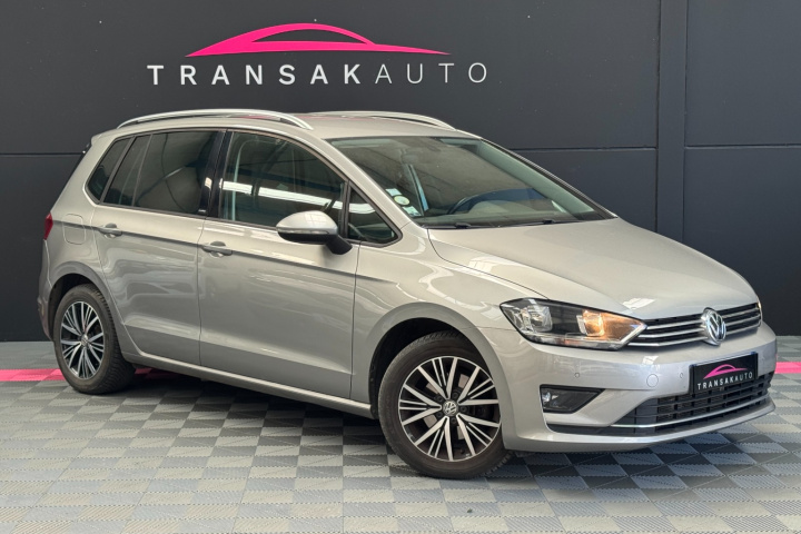 VOLKSWAGEN GOLF SPORTSVAN